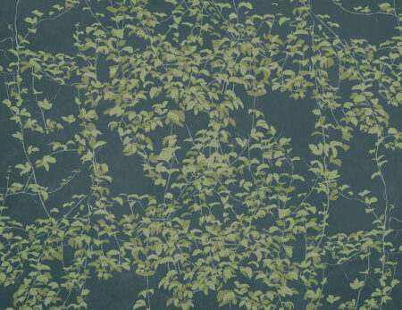 Papier peint branches avec des feuilles vertes dans le style de Shinuazri